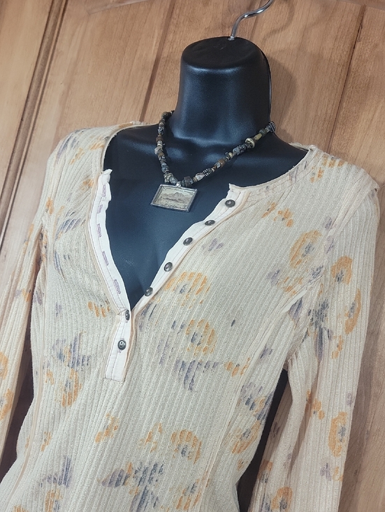 Free People Tops - Free People Peachy Floral Button Down Henley